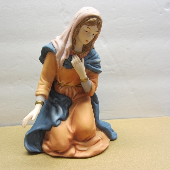Kirkland Signature Replacement Nativity Virgin Mary  from Costco holiday decor - Picture 1 of 10